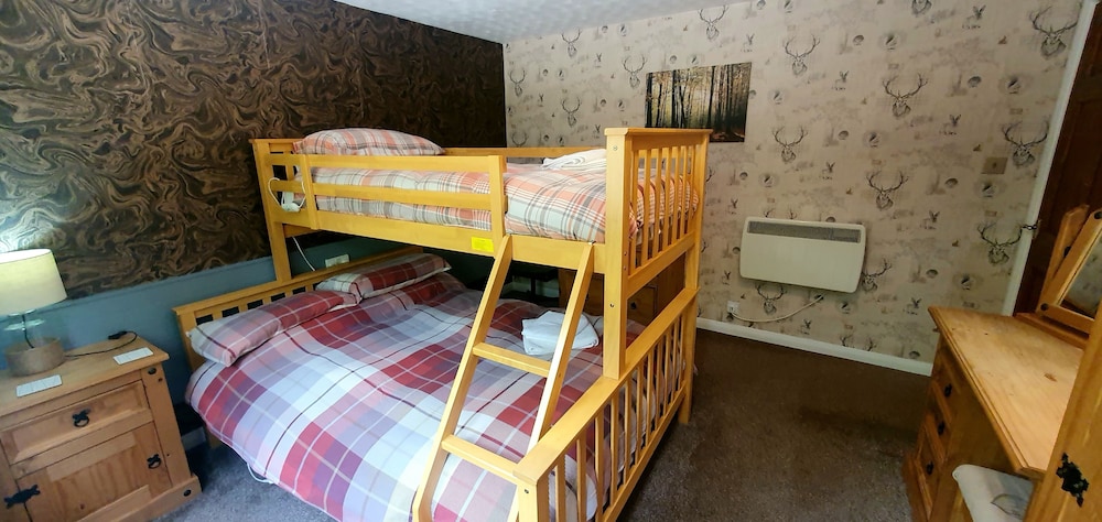 Torcroft Lodges 23/50