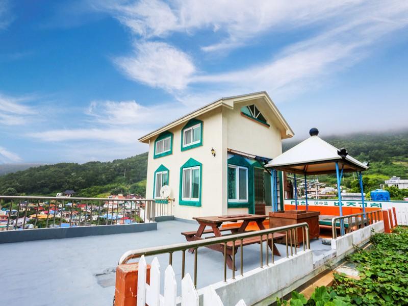 Tongyeong Tiberia Pension 2/10