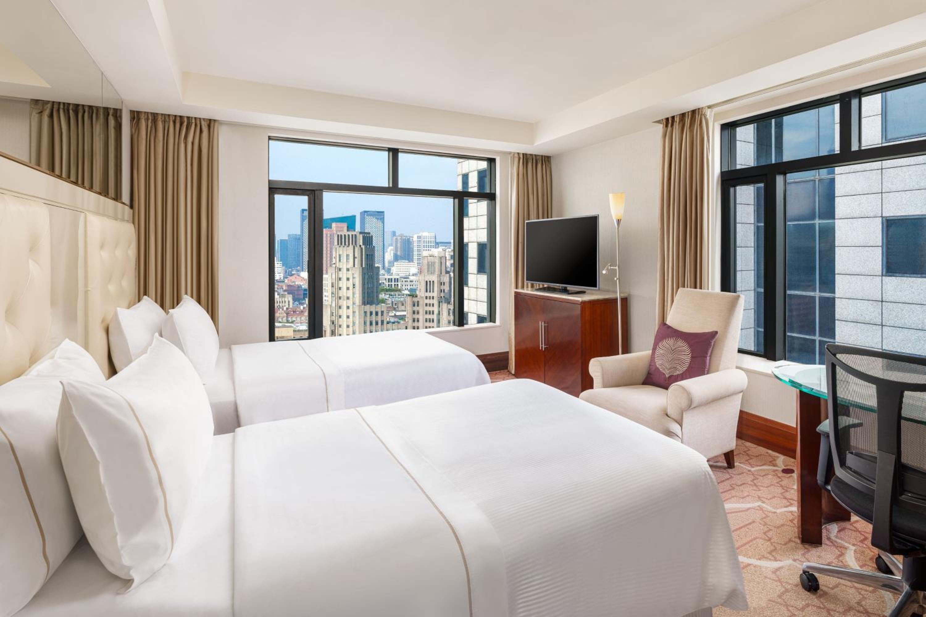 Crown, Deluxe, Twin Beds