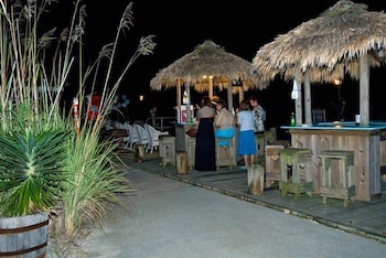 Snug Harbor Marina and Hotel 2/32