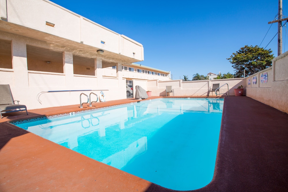 Beachwalker Inn and Suites 29/50