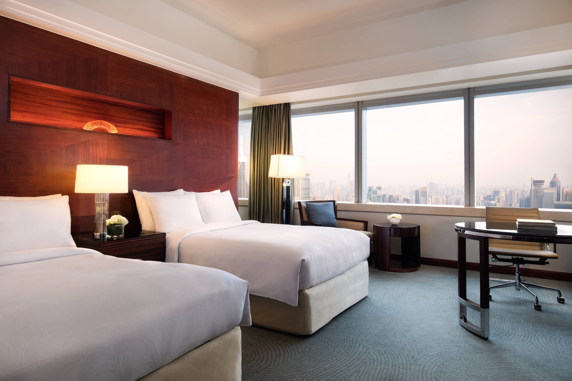 Room, Twin Beds, Skyline View, Executive Lounge Access