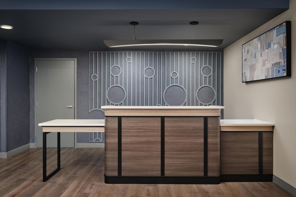 Hyatt Studios Huntsville 4/50