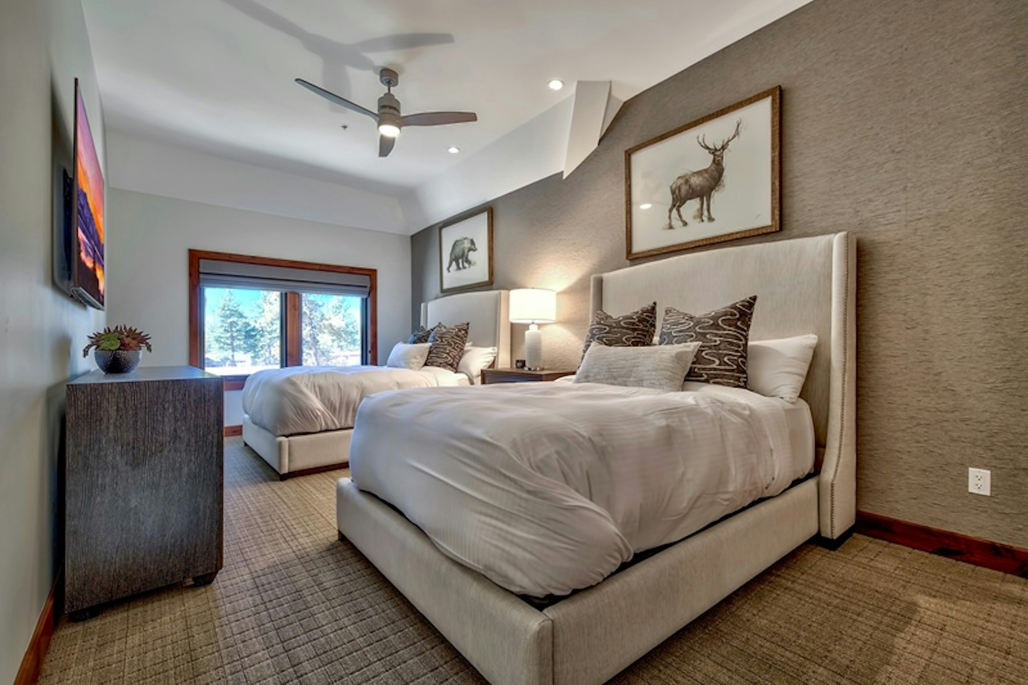 4 BEDROOMS, RESIDENCE, MOUNTAIN VIEW