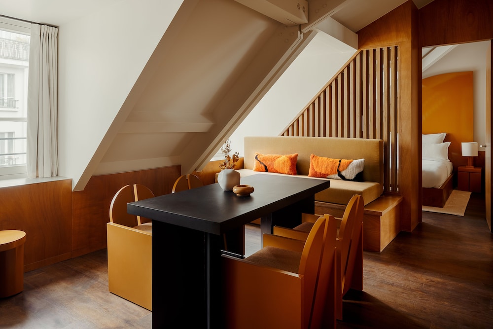 Edgar Suites Bouchardon 2/28