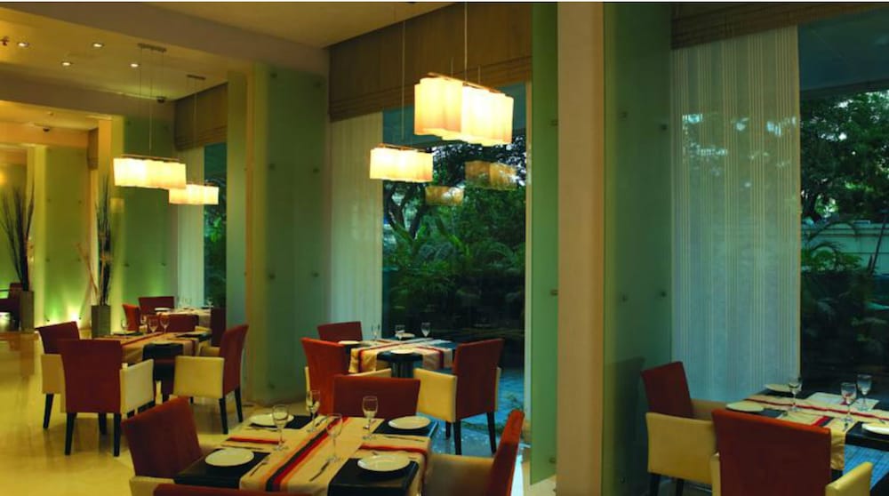 Mirage Hotel 50/68