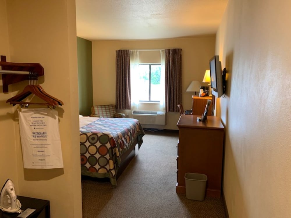 Super 8 By Wyndham Perryville 14/66