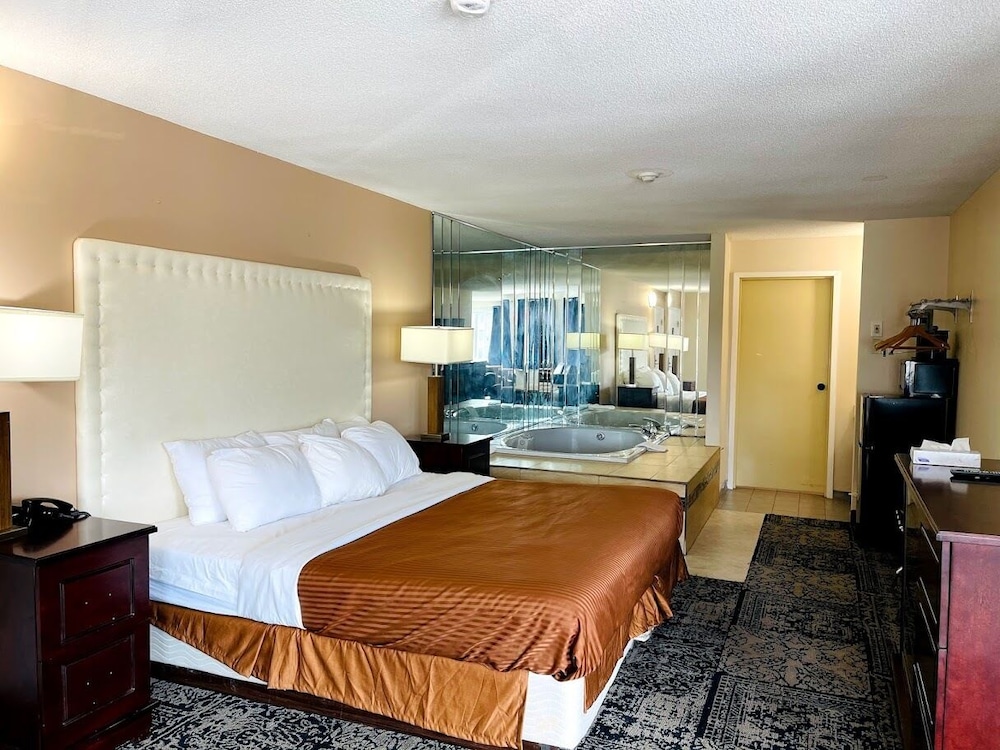 The Universal Inn And Suites 26/67