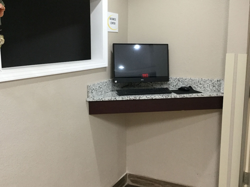 Super 8 By Wyndham South Holland 25/31
