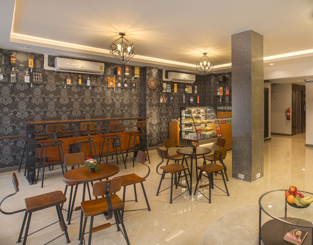 V One Pride Sukhumvit 22 35/44