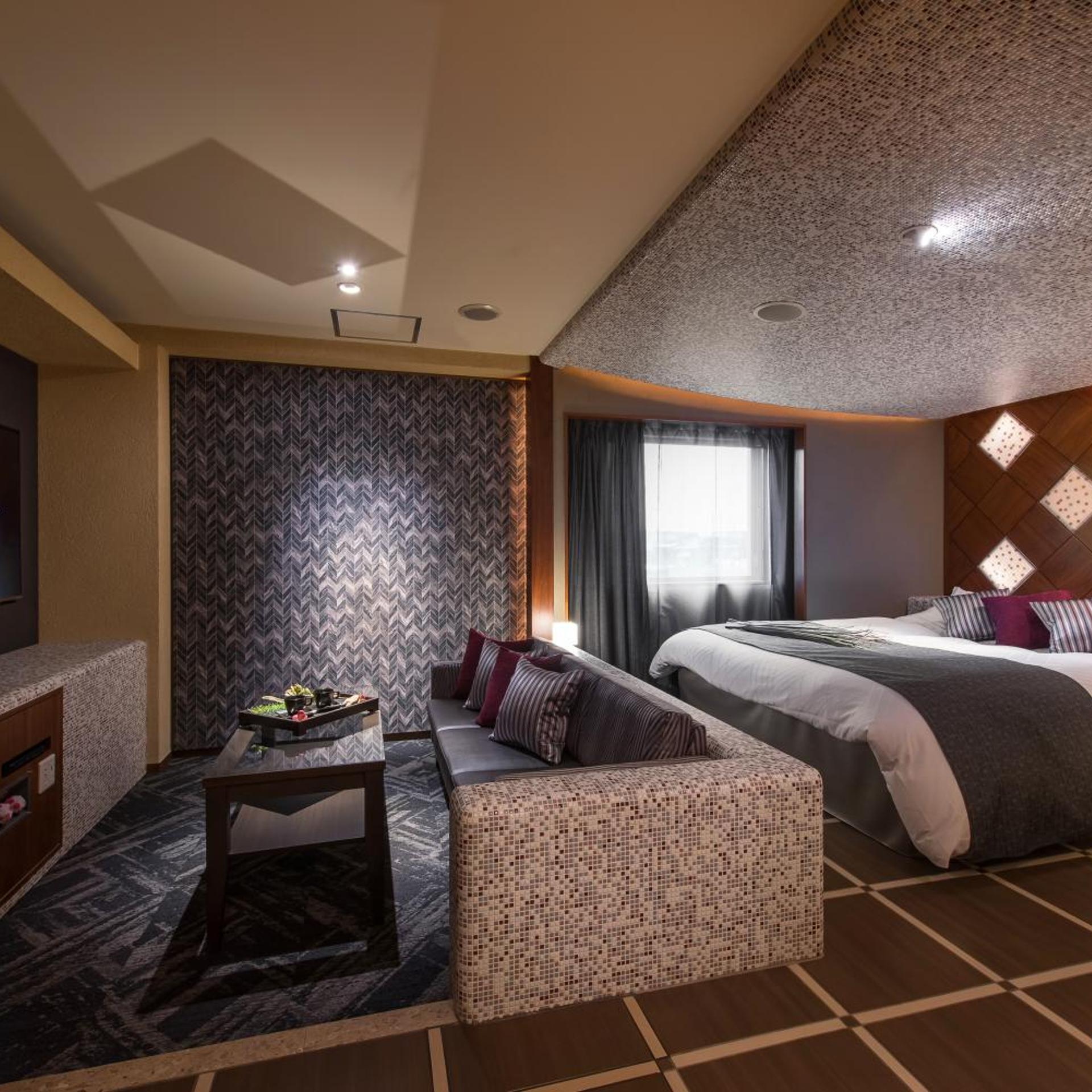Hotel C. Chiba Shiroi 34/58