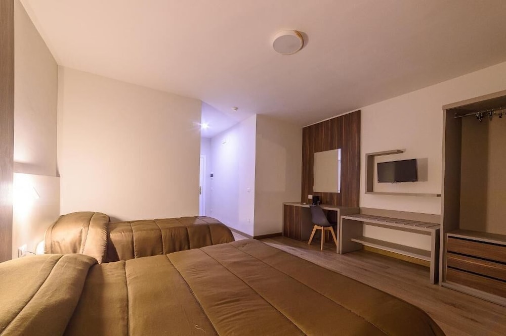 GRAND HOTEL EUROPA 4/50