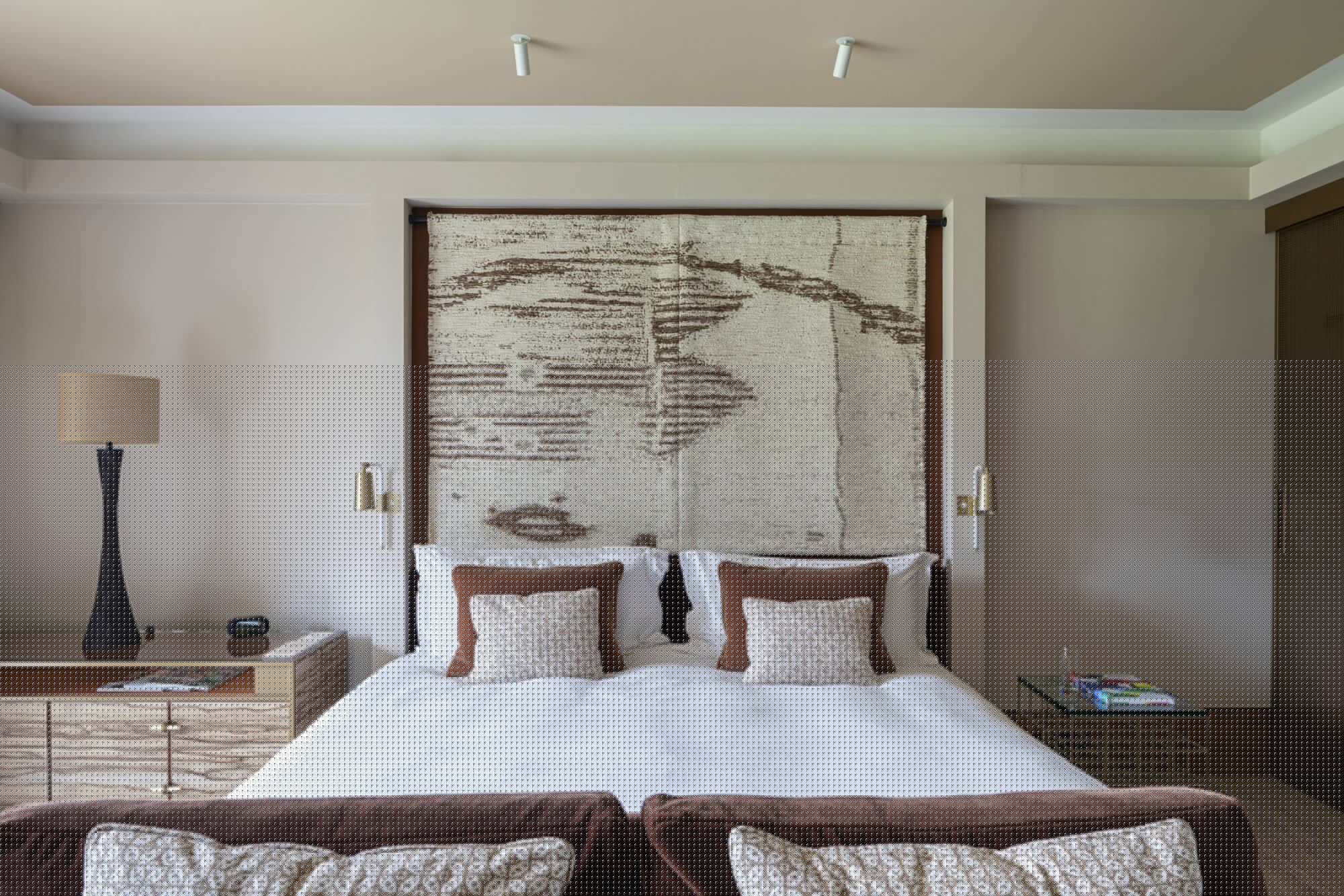 Classic, Twin Beds
