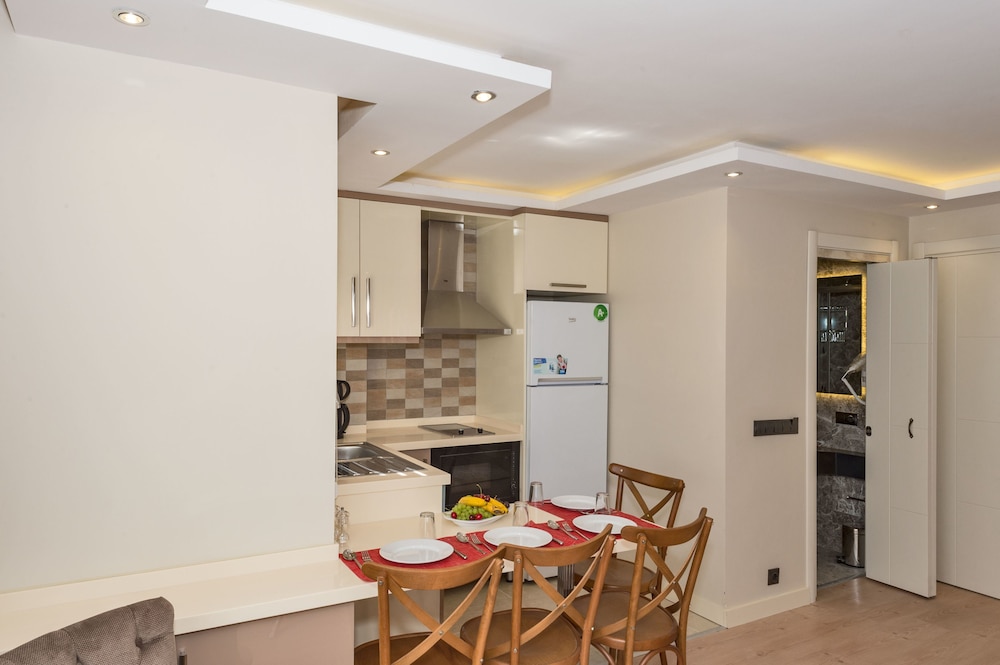 Gen Suites 42/50