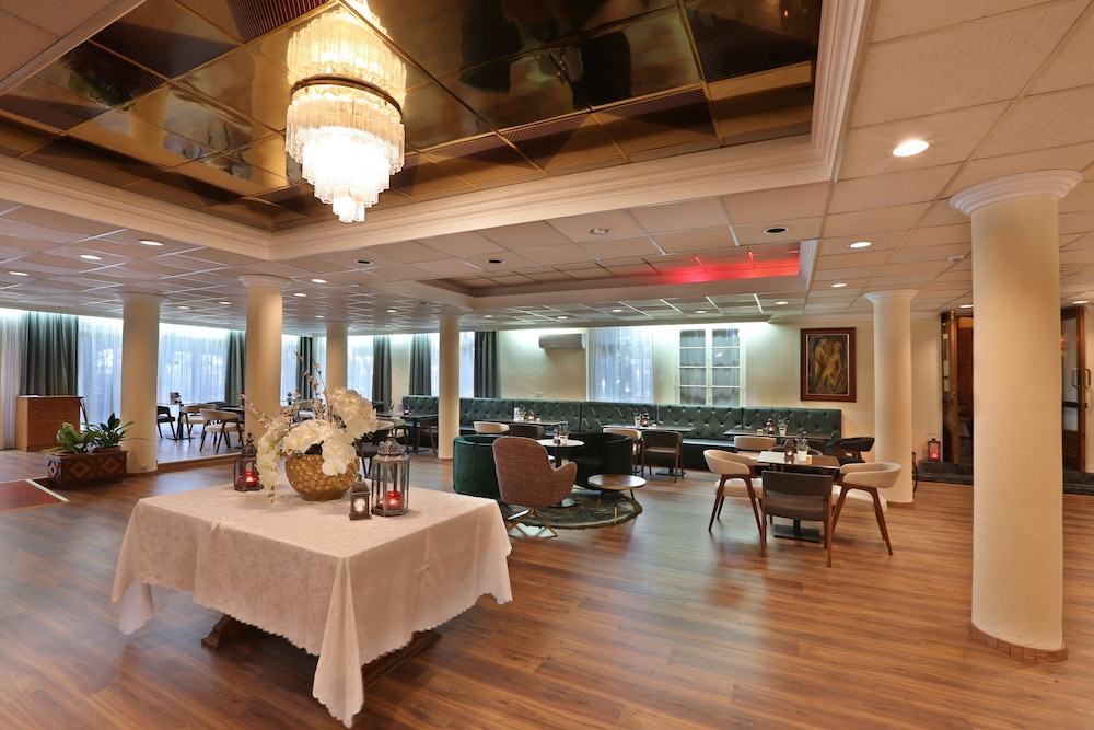 Forest Park Hotel 56/65