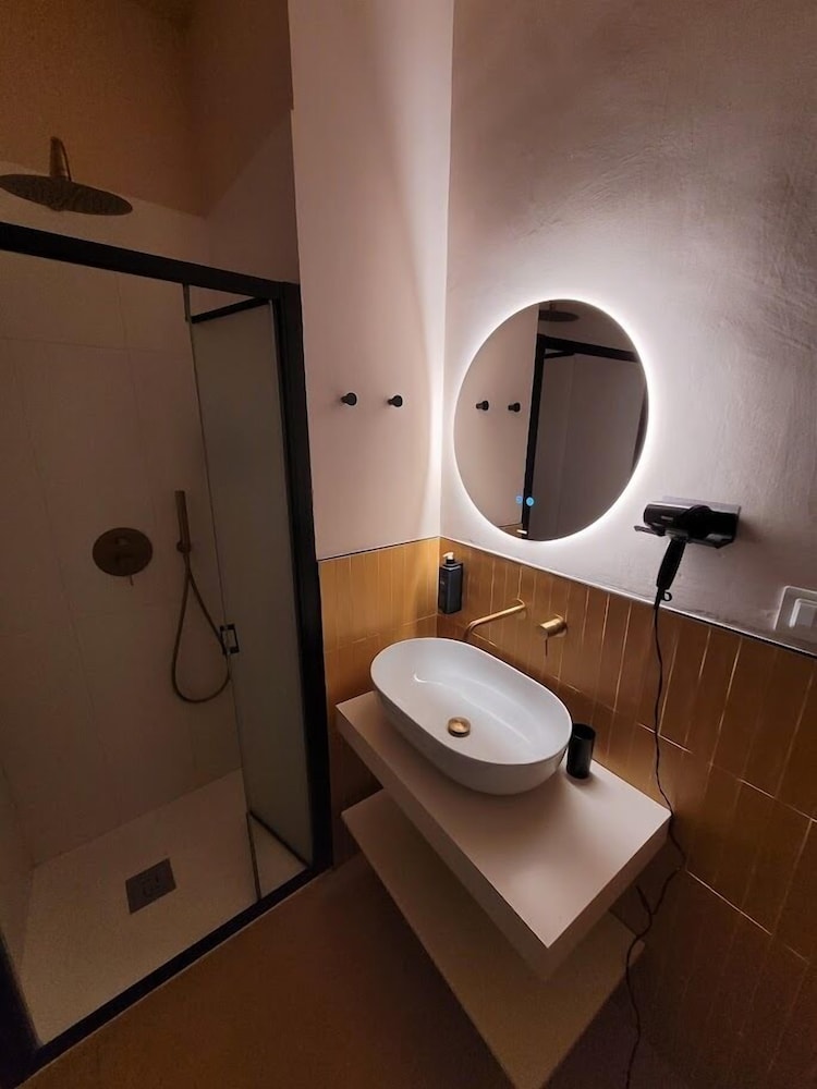 Hotel Elimo 70/72