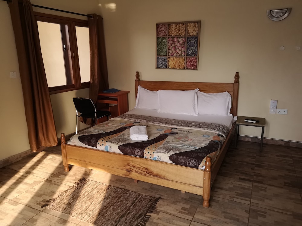 The Golden Apple Guest House 13/74