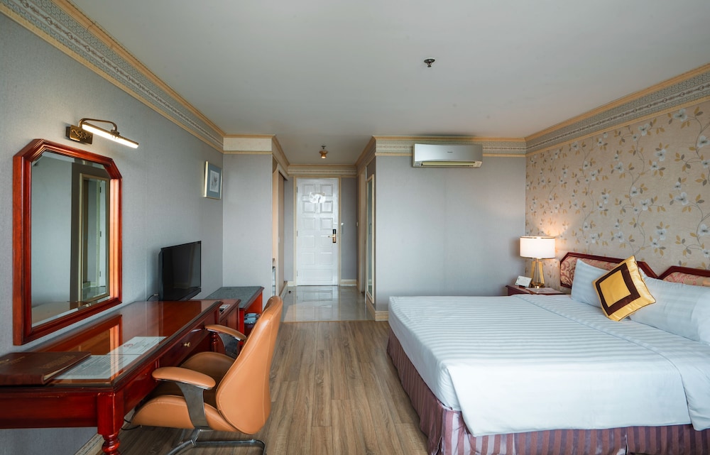 Lotus Saigon Hotel 25/62