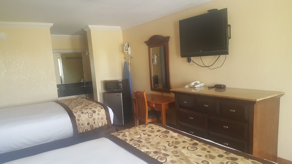 Americas Best Value Inn - Frost Bank Center 11/36
