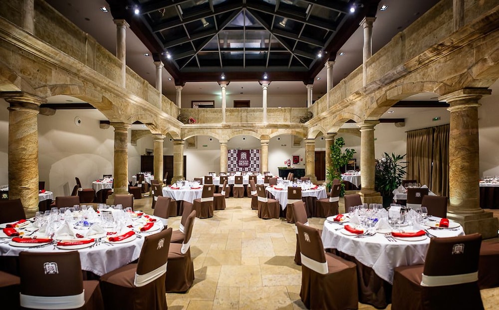 Hotel Palacio de Meras 23/30