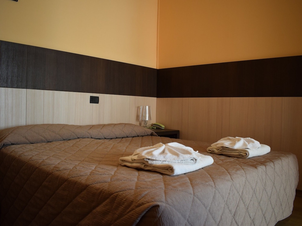 ECONOMY, DOUBLE BED