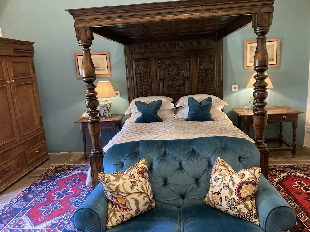 Old Downton Lodge 15/50