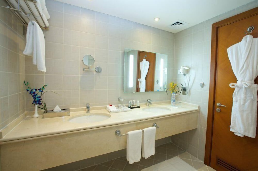 Lavender Hotel Sharjah 46/48