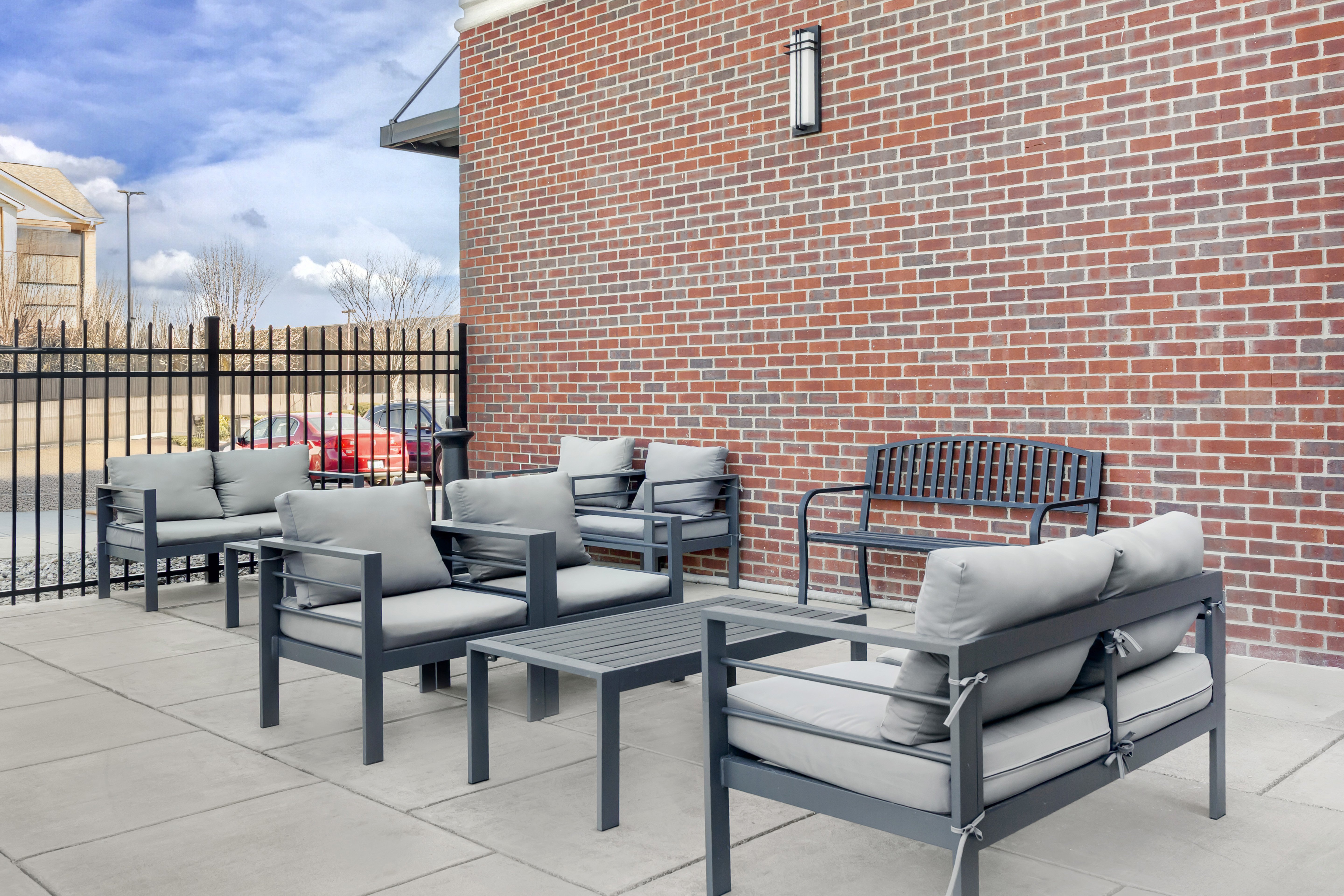 Holiday Inn Louisville Airport South 34/62