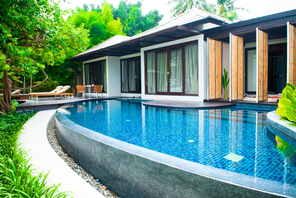 Sareeraya Villas and Suites 48/50