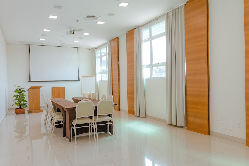Porto Feliz Executive Hotel 44/50