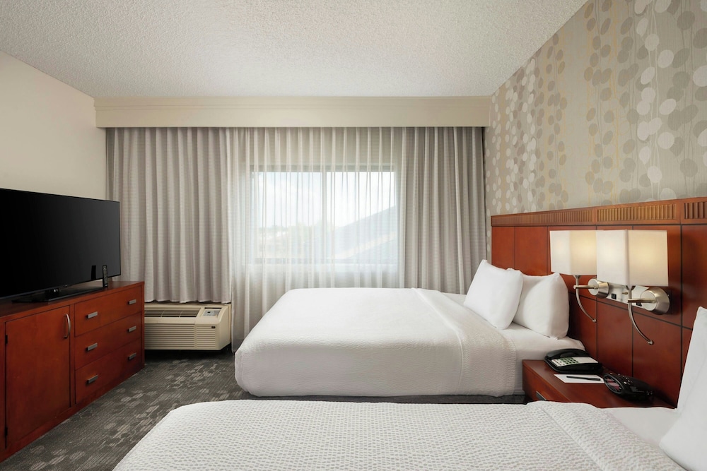 Room at Courtyard Dallas-Fort Worth/Bedford, BEDFORD - TX