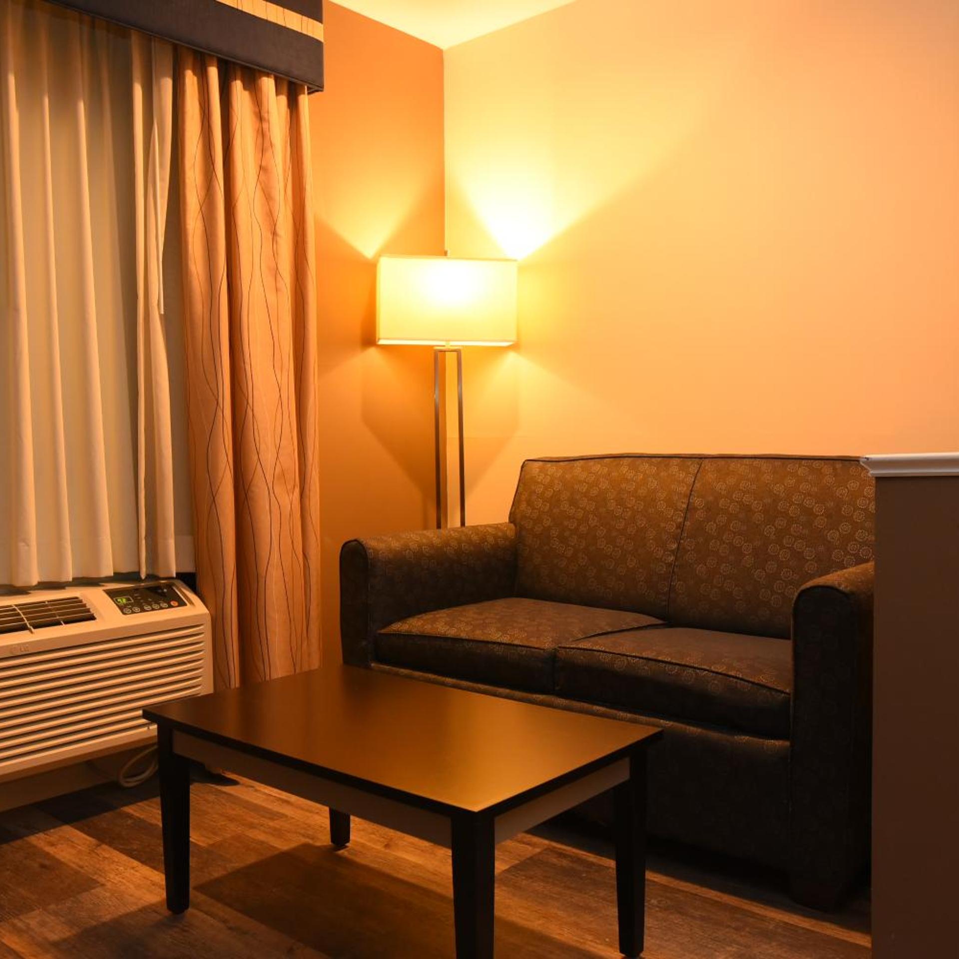 Capital Inn Suites 21/28