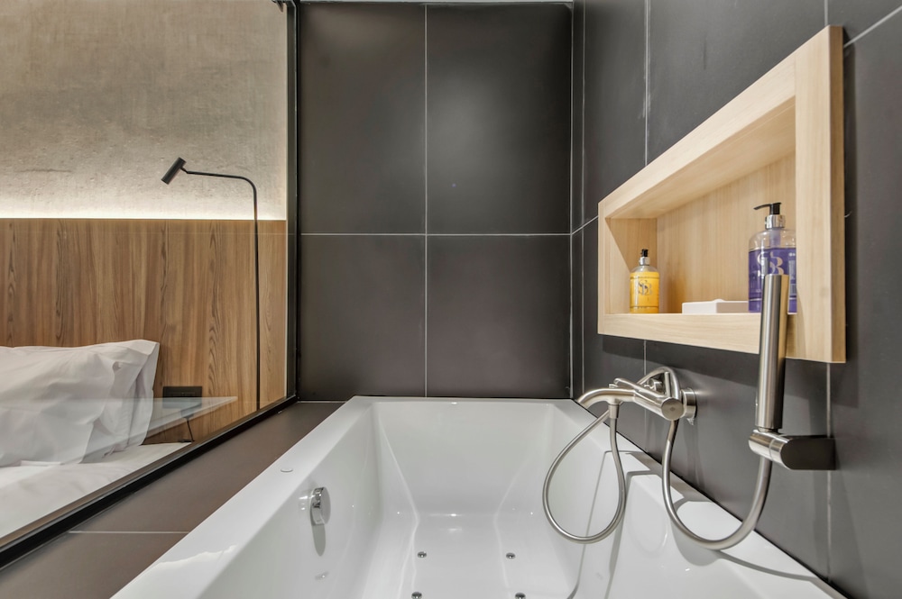 Noru Hotel Malta 63/64