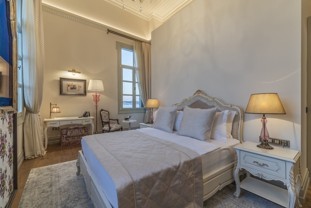 Cunda Despot Evi 12/48