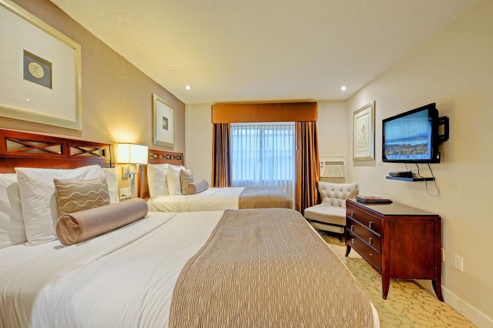 Red Lion Inn & Suites 14/69