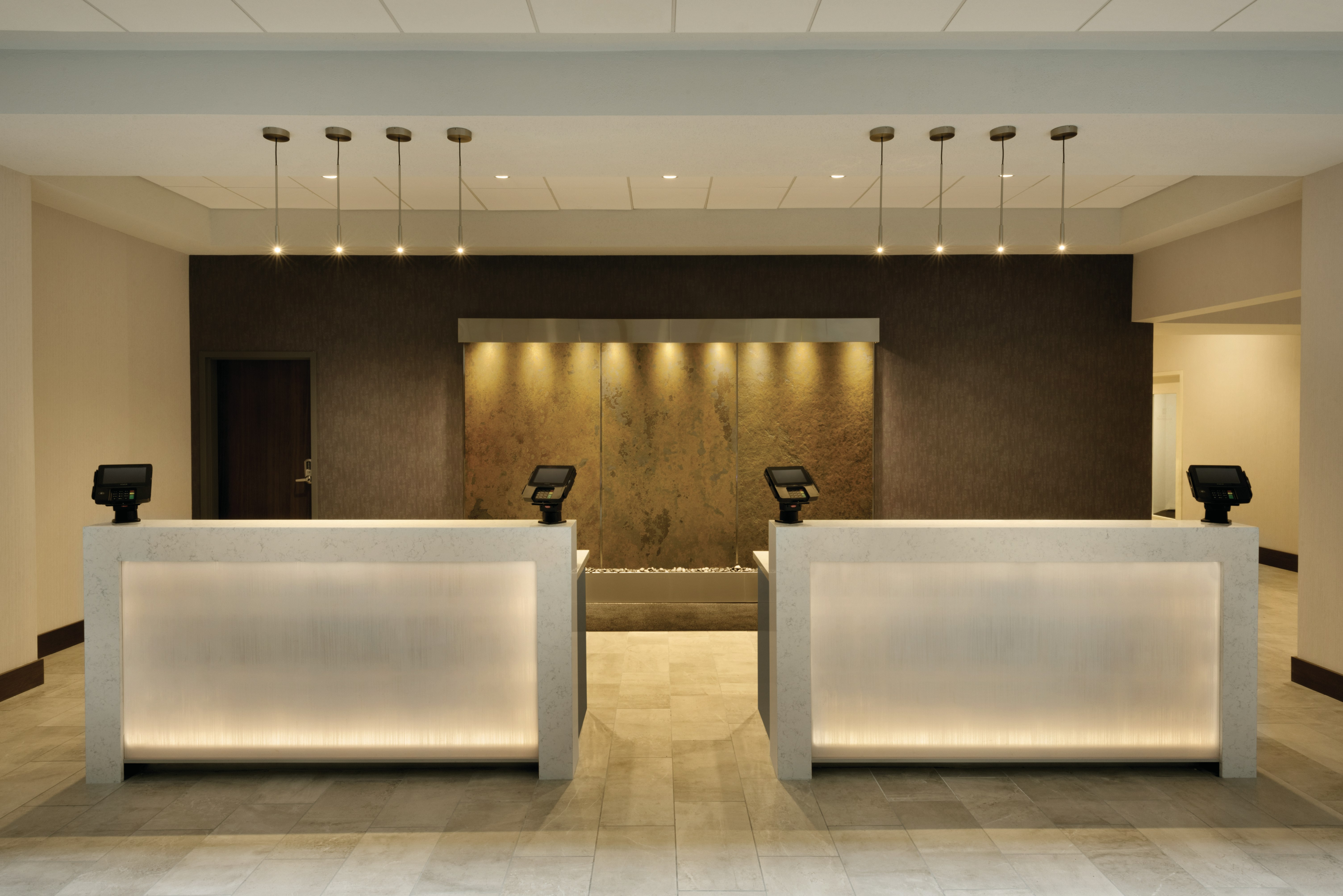 Embassy Suites Indianapolis Downtown 7/75