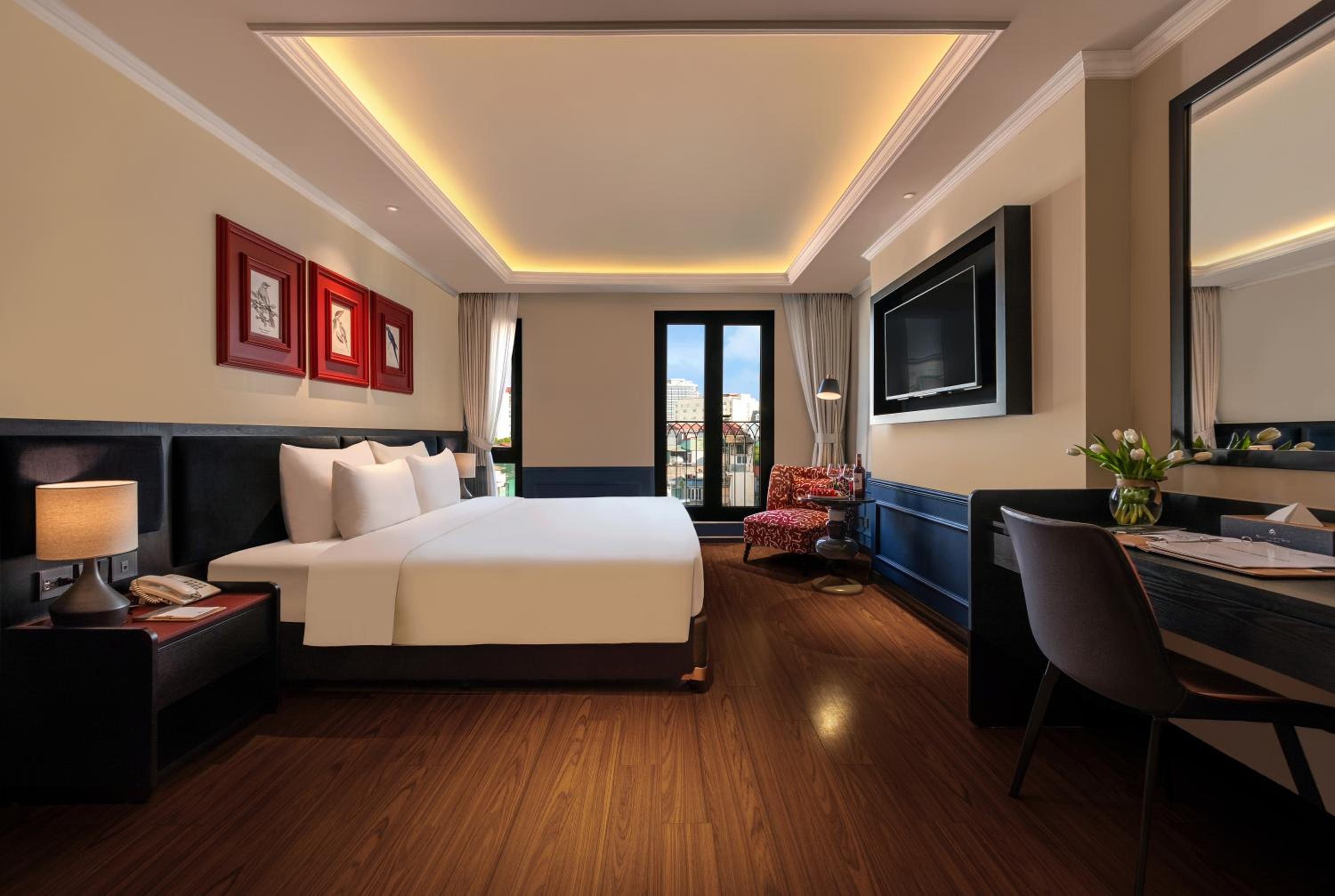 Old Quarter, Suite