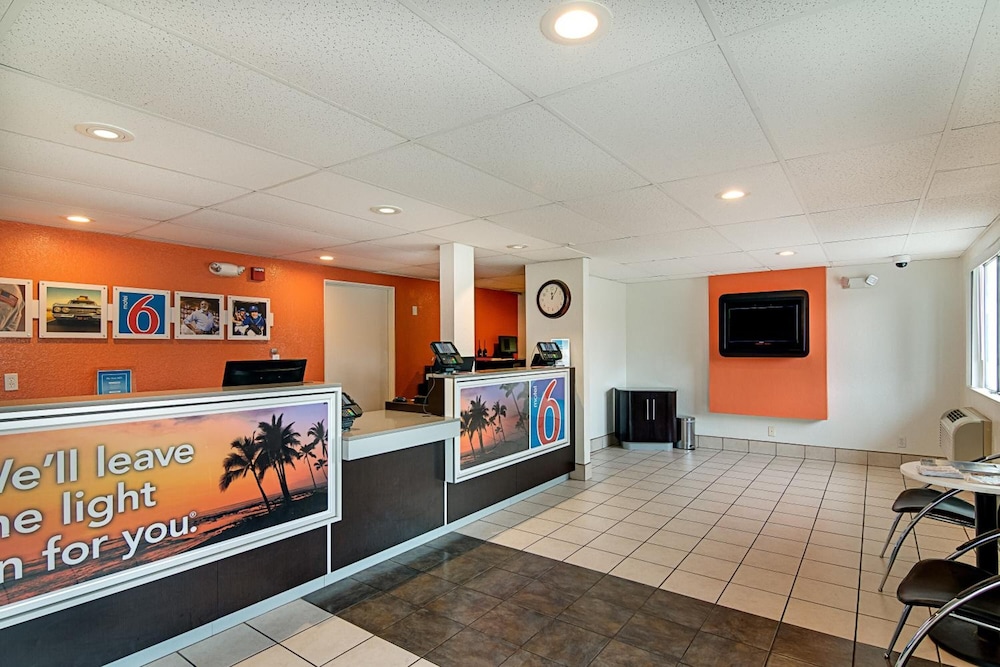 Motel6 Ventura, CA - Beach 12/58