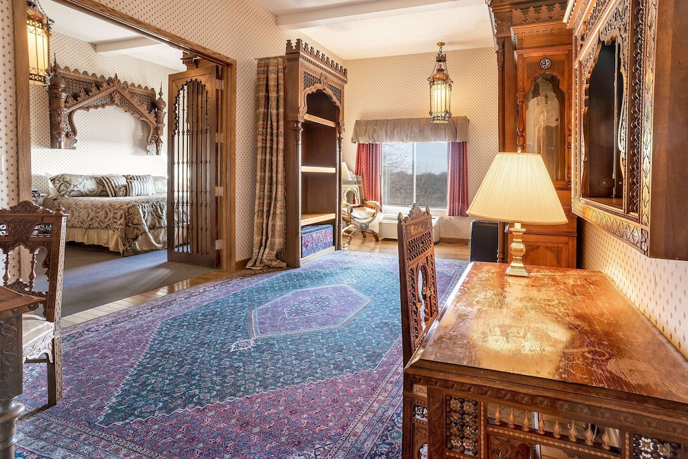 Riverview Inn & Suites, Ascend Hotel Collection in ROCKFORD - IL