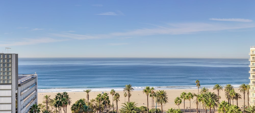 Huntley Santa Monica Beach 63/69