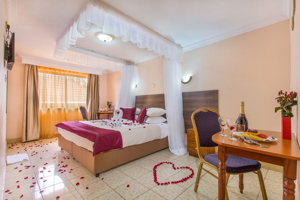 Phoenicia Hotel 9/50