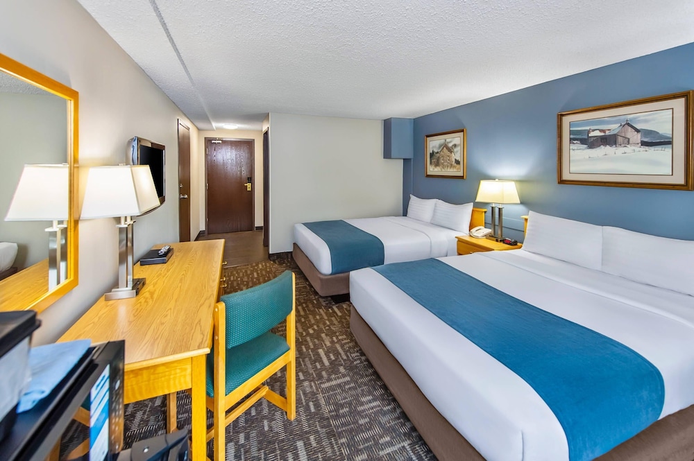 The Crestwood Hotel 11/57