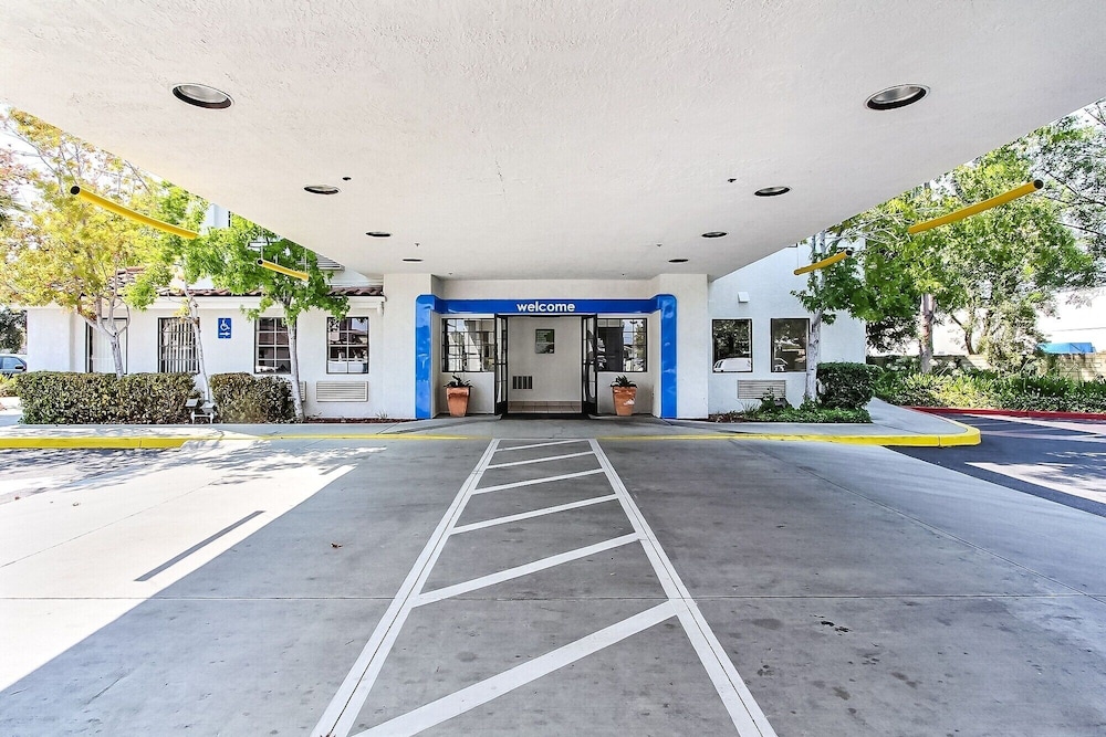 Motel6 Sunnyvale, CA - North 43/60
