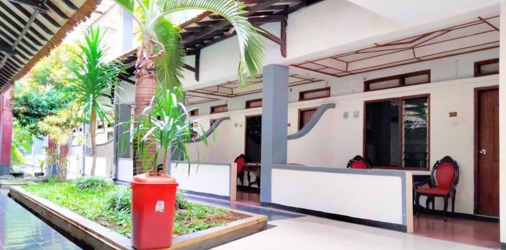 Satya Graha Hotel 14/79