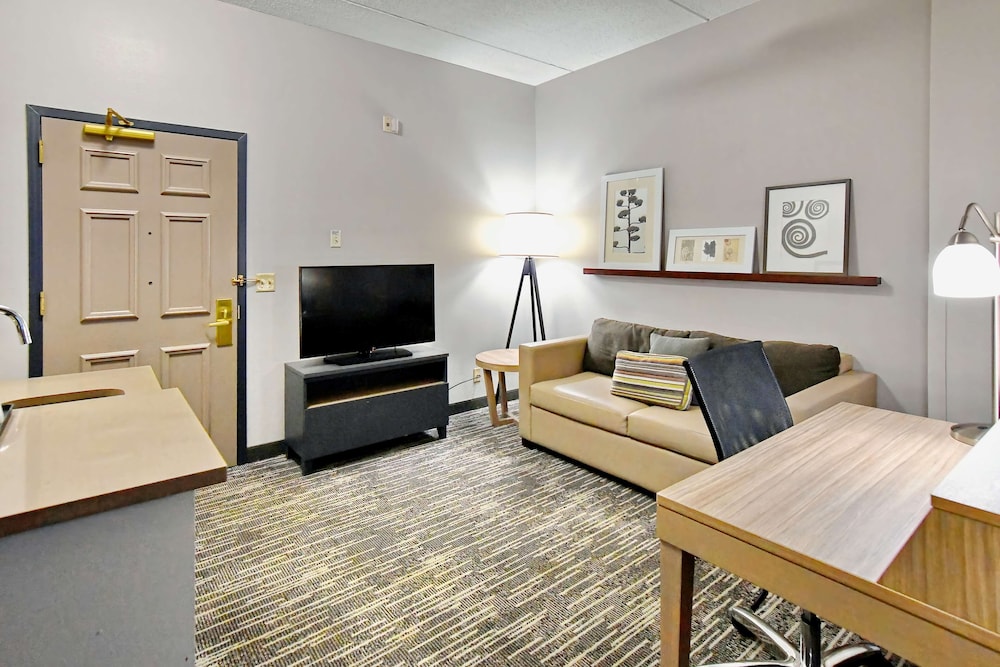Country Inn and Suites By Radisson Mount Morris NY 21/28