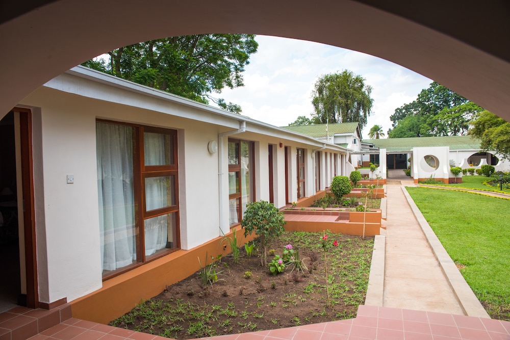 SUNBIRD LILONGWE 62/64