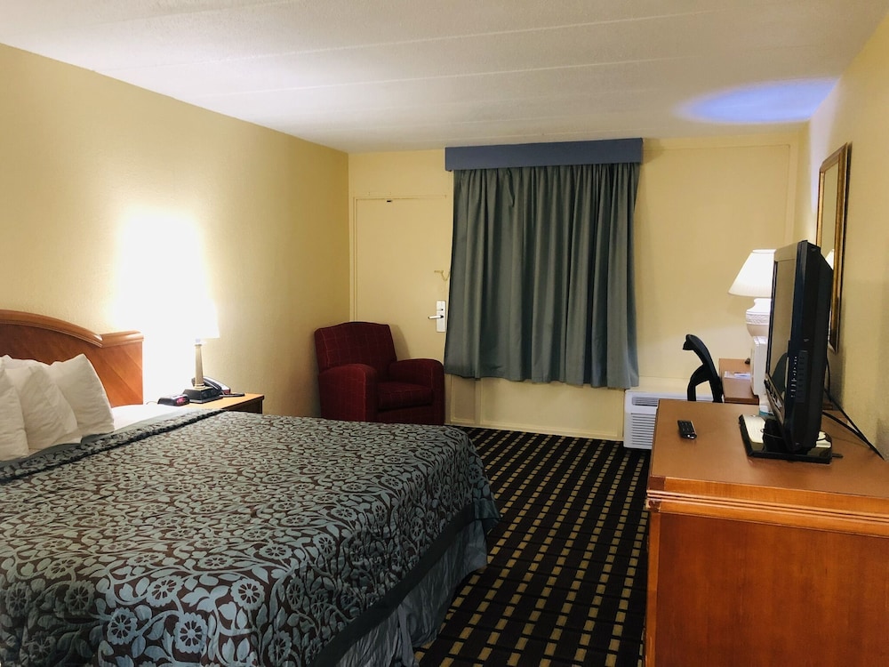 Days Inn By Wyndham Sharonville 13/38