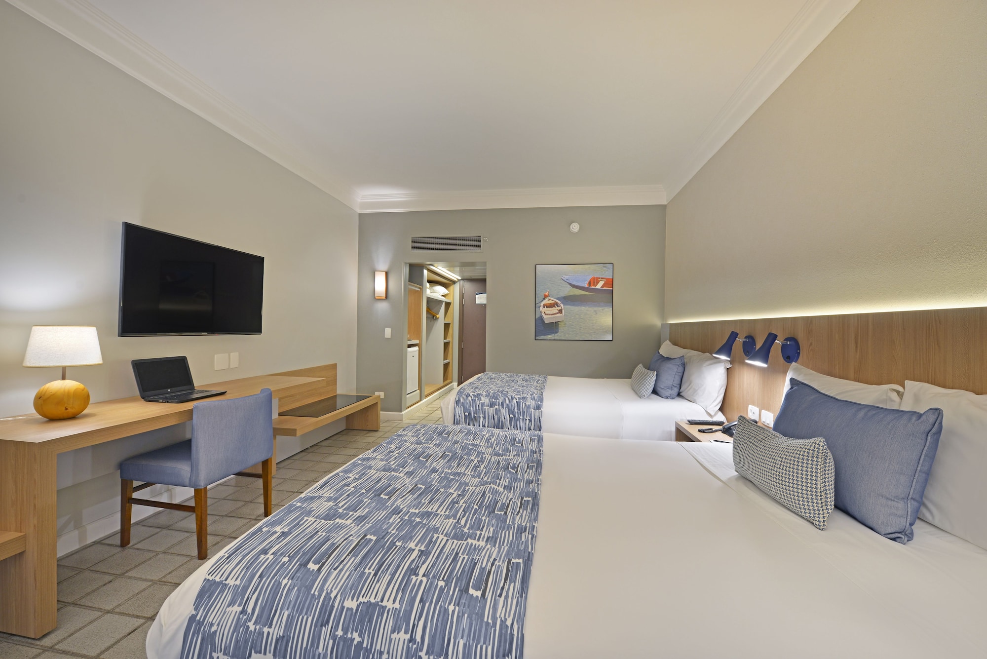 LUXURY, 2 DOUBLE BEDS