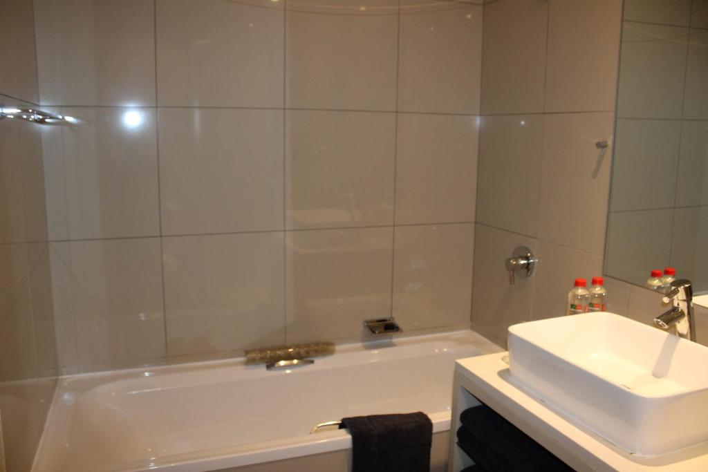 Valley, Standard, Double Bed, Sofa
