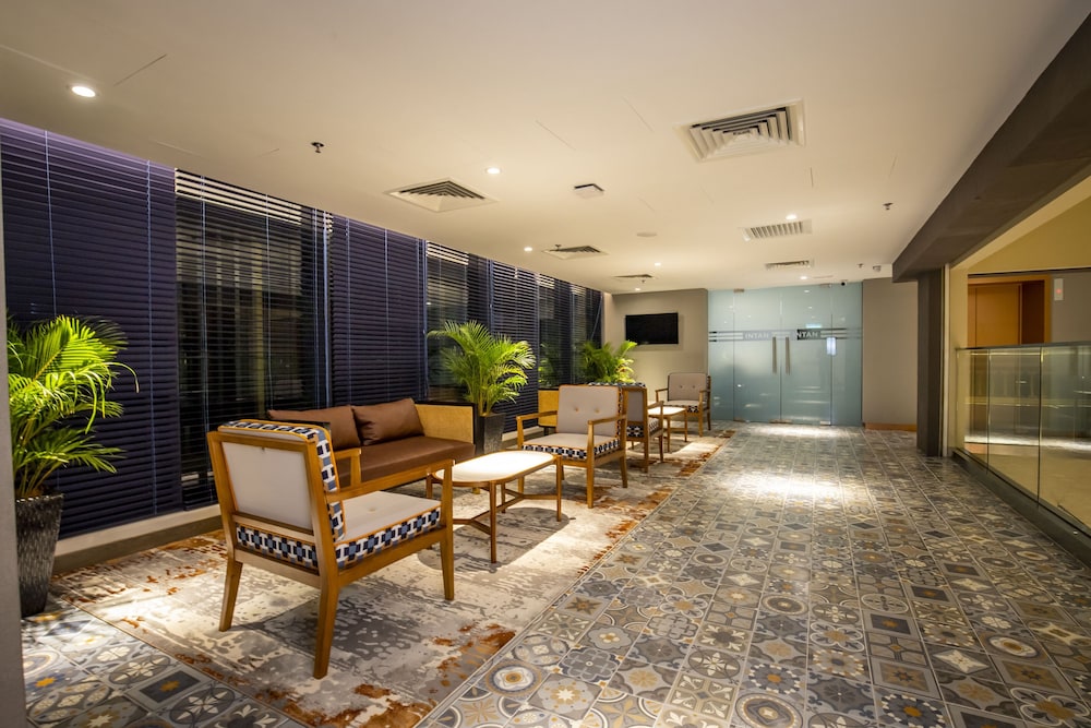 Santa Grand Signature Kuala Lumpur 33/42